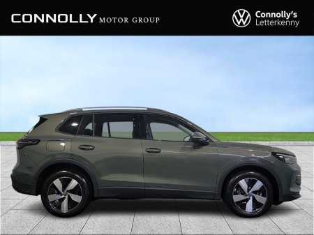 2026 Volkswagen Tiguan  thumbnail