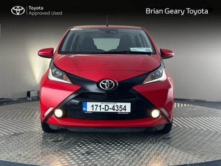 2017 Toyota Aygo X-PLAY Automatic €10,950 thumbnail