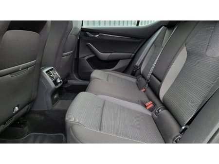 2024 Skoda Octavia AMBITION 2.0 TDI 115 BHP-GRAPHITE GREY METALLIC- FACTORY REAR SPOLIER- BLACK BADGING €29,950 thumbnail