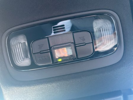 2025 Toyota Yaris Cross - thumbnail 13