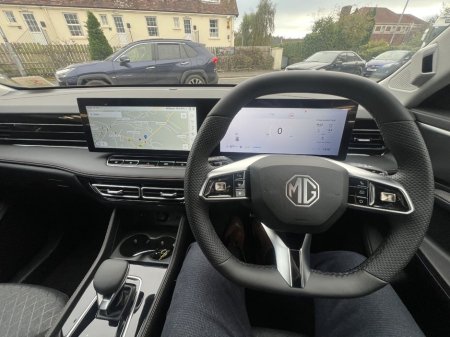 2025 MG HS - thumbnail 14