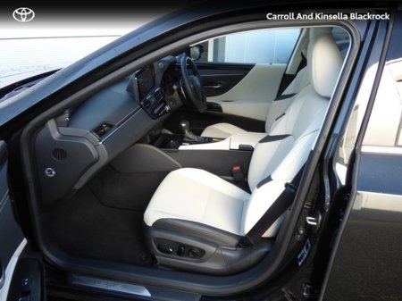 2023 Lexus ES 300 H Hybrid Dynamic €46,950 thumbnail