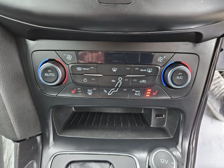 2017 Ford Focus - thumbnail 31