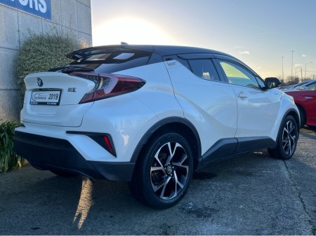2019 Toyota C-HR SOL HYBRID AUTOMATIC 1.8 PETROL //HIGH SPEC//FULL LEATHER HEATED SEATS//KEYLESS ENTRY//REVERSE CAMERA// €20,950 thumbnail