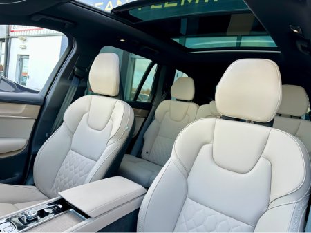 2025 Volvo XC90 - thumbnail 8