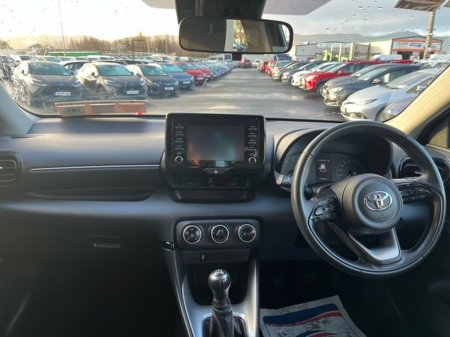 2021 Toyota Yaris 1.0 LUNA 4DR €19,950 thumbnail