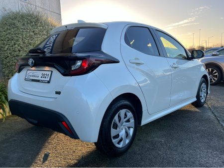 2021 Toyota Yaris X HYBRID 1.5 AUTOMATIC PETROL //KEYLESS ENTRY//REVERSE CAMERA//ADAPTIVE CRUISE CONTROL// €15,950 thumbnail