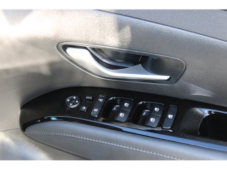 2024 Hyundai Tucson 2WD Executive w.2 Tone Roof €38,950 thumbnail