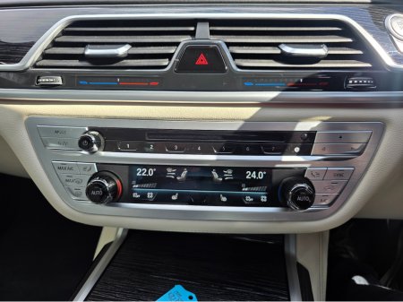 2022 BMW 7 Series - thumbnail 37