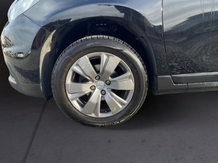 2017 Peugeot 2008 - thumbnail 14