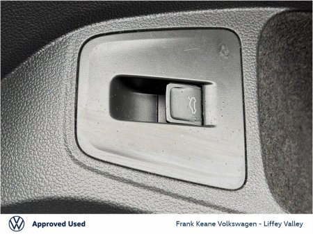 2023 Volkswagen Tiguan Allspace R-LINE AUTO 2.0 TDI 150HP *PLATINUM GREY* *7-SEATER* *SUNROOF* *CARPLAY & ANDROID AUTO* *REAR VIEW CAMERA* *PCP FINANCE AVAILABLE* €48,995 thumbnail