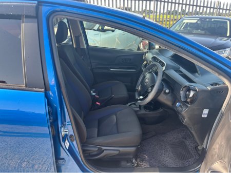 2020 Toyota Aqua self charging hybrid €13,995