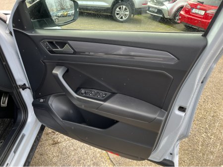 2021 Volkswagen T-Roc - thumbnail 13