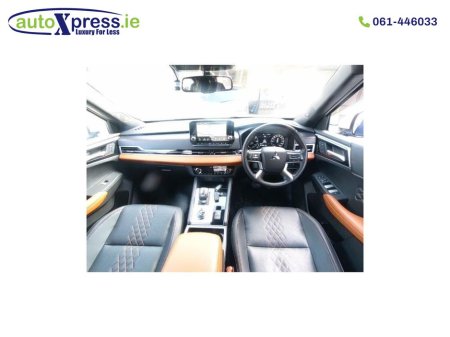 2023 Mitsubishi Outlander 4WD PHEV Low mileage, Reversing camera thumbnail