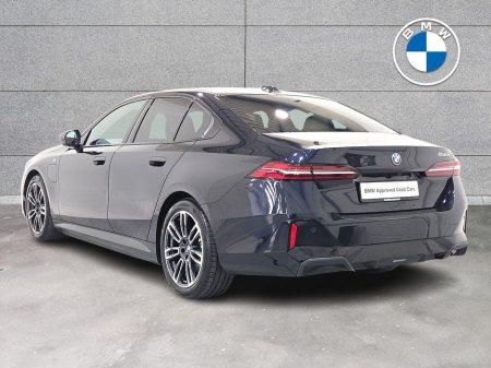 2024 BMW 5 Series - thumbnail 2