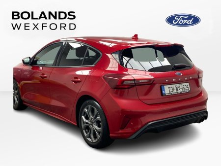 2023 Ford Focus - thumbnail 3