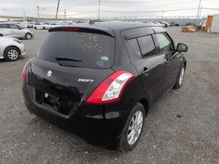 2016 Suzuki Swift - thumbnail 4