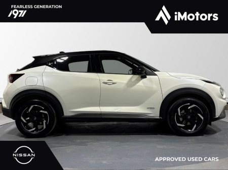 2023 Nissan Juke 1.6 HYBRID SV Premium 2 tone black roof €23,900