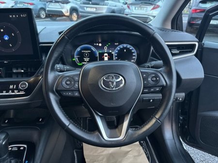 2024 Toyota Corolla LUNA SPORT SALOON 4DR €32,750 thumbnail