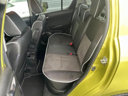 2016 Suzuki Swift - thumbnail 15