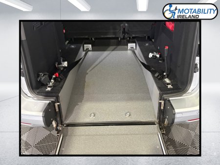 2022 Volkswagen Caddy Maxi Life Wheelchair Accessible €43,995 thumbnail