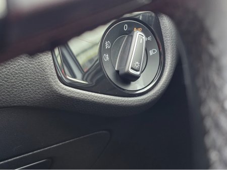 2016 Volkswagen Golf 1.4 TSI HIGHLINE EDITION PRIVACY GLASS REVERSE CAMERA - SIMI DEALER - LOW ROAD TAX BAND €15,750 thumbnail