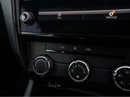 2018 Skoda Octavia 2018 Octavia 1.6tdi Automatic/High spec/1yr Warran €15,888 thumbnail