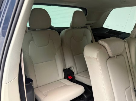 2022 Volvo XC90 CORE T8 RECHARGE AWD *7 SEATER* €49,990 thumbnail