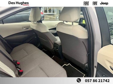 2020 Toyota Corolla Hybrid Luna-Sport Saloon €22,450 thumbnail