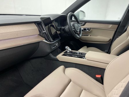 2025 Volvo XC90 - thumbnail 2