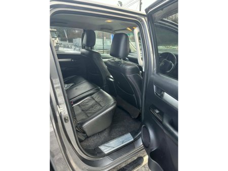 2017 Toyota Hilux  thumbnail