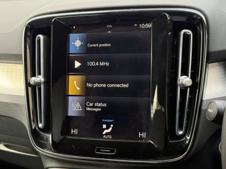 2023 Volvo XC40 - thumbnail 13