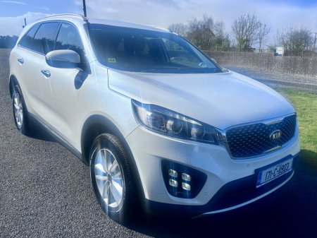 2017 Kia Sorento - thumbnail 2
