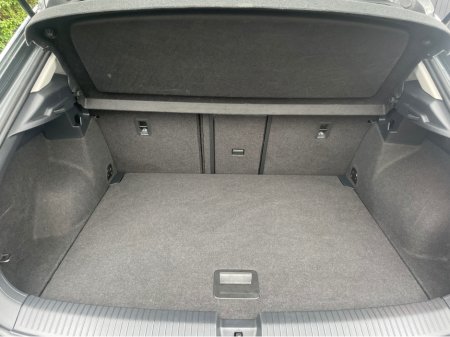 2018 Volkswagen T-Roc DESIGN 1.0 TSI MANUAL 6SPEED FWD 115HP 5DR thumbnail