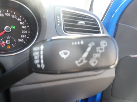 2015 Volkswagen Polo WITH NCT €10,650 thumbnail