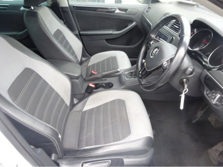 2016 Volkswagen Jetta 2.0 TDI GT BLUEMOTION 150PS 4 DOOR AUTOMATIC KEY 26 €10,950 thumbnail