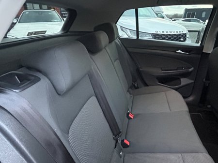 2021 Volkswagen Golf 1.0 TSI 90HP €19,850 thumbnail