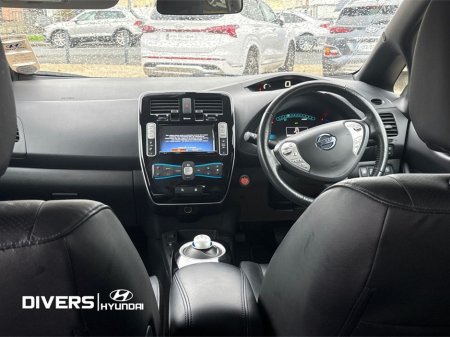 2017 Nissan Leaf - thumbnail 10