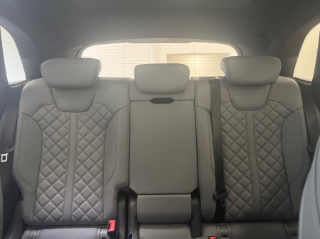 2025 Audi Q5 50 TFSI e 299HP S tronic quattro S Line €61,950 thumbnail