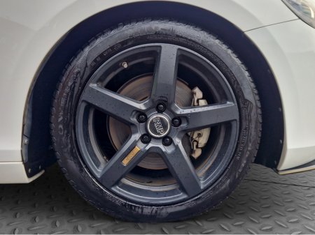 2015 Volvo V40 2015 T4 1.6 AUTOMATIC €12,495 thumbnail