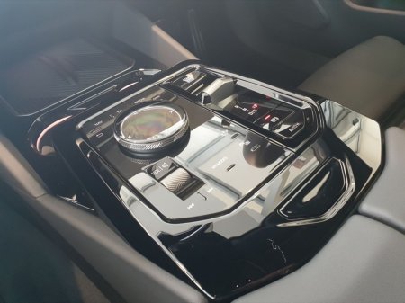 2026 BMW 5 Series - thumbnail 10