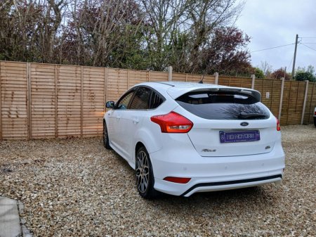 2016 Ford Focus - thumbnail 8