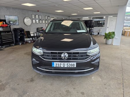 2023 Volkswagen Tiguan - thumbnail 5