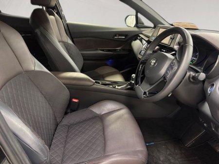 2017 Toyota C-HR - thumbnail 11