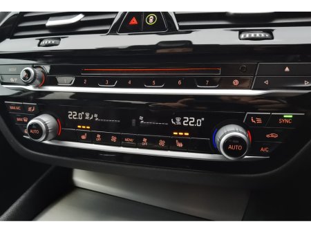 2018 BMW 5 Series - thumbnail 17