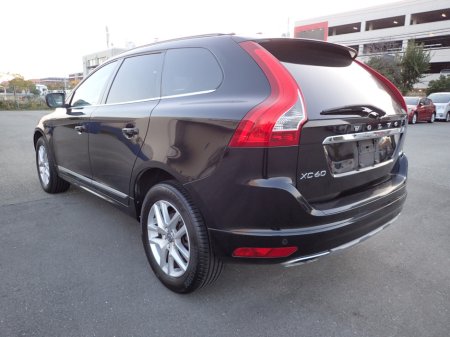 2017 Volvo XC60 - thumbnail 3