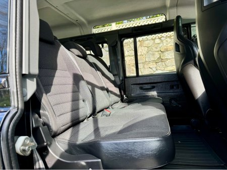 2011 Land Rover Defender - thumbnail 24