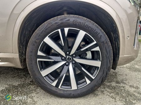 2025 Volvo XC90 - thumbnail 9