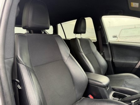 2017 Toyota Rav4 - thumbnail 9