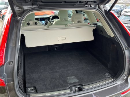 2023 Volvo XC60 - thumbnail 8